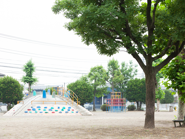 Surrounding environment. Sakae children's park (about 220m ・ A 3-minute walk)