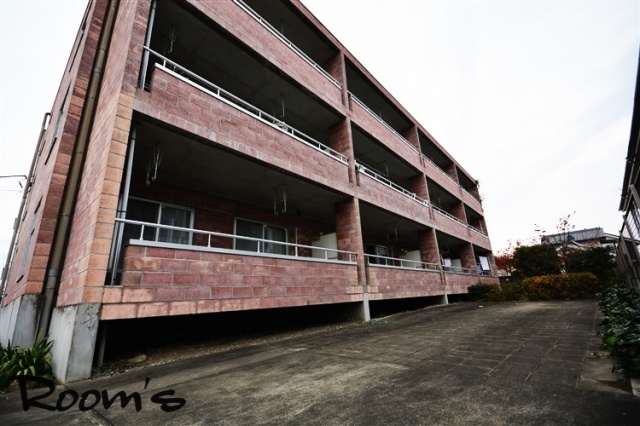 Other common areas. The appearance of the brick-clad.