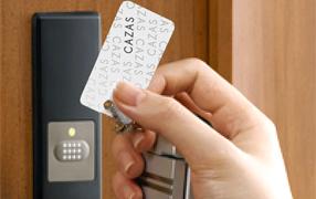 Security equipment. Easy locking and unlocking only close Pitatto to door. Easy ・ comfortable ・ It is safe. 