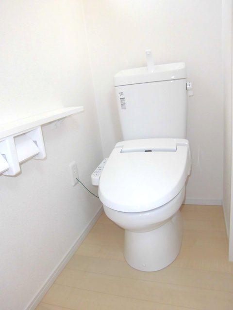 Toilet. Toilet (Manufacturer: Inakkusu) shower toilet + unit handrail + W paper holder