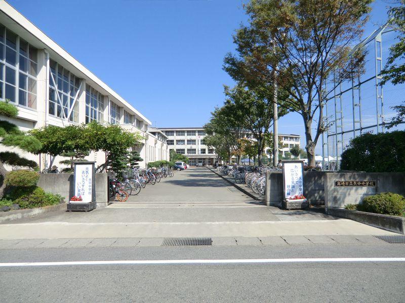 Junior high school. 2295m to Takasaki Municipal Yachu junior high school