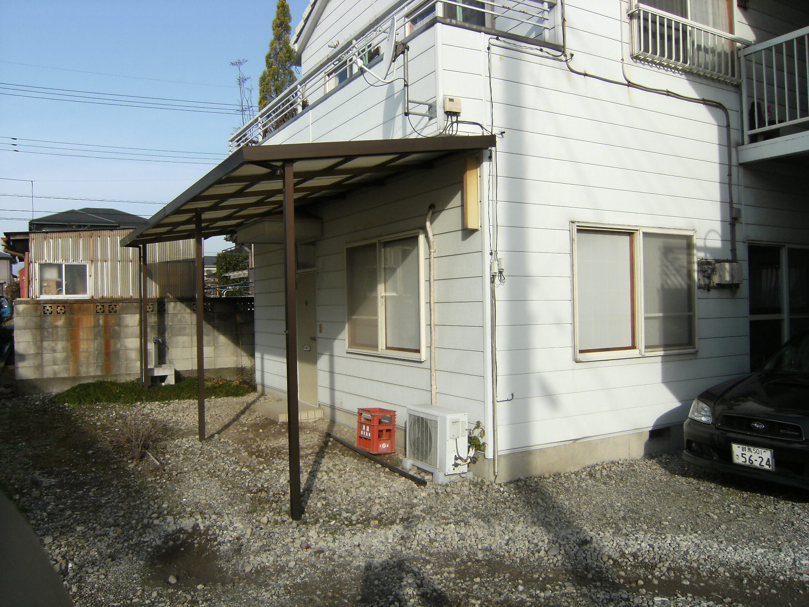 Building appearance. Covered parking is with one (^_^) / 