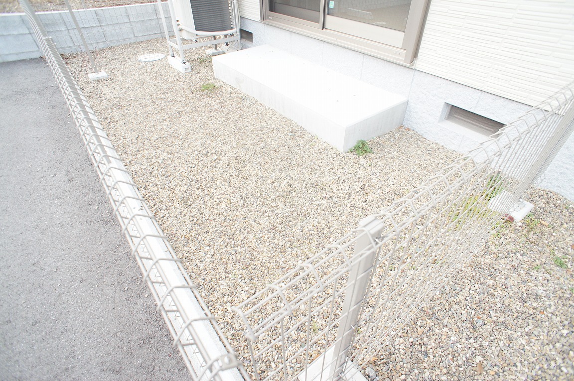 Building appearance. A balcony that can be used as garden