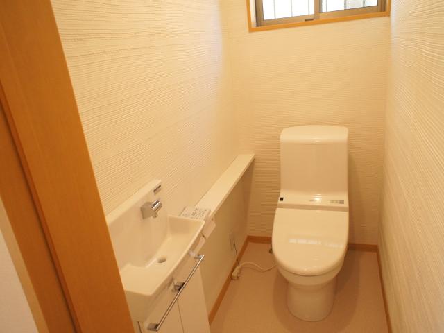 Other Equipment. Toilets: are unified with white flooded cleanliness. Hand-wash facilities is equipped. 