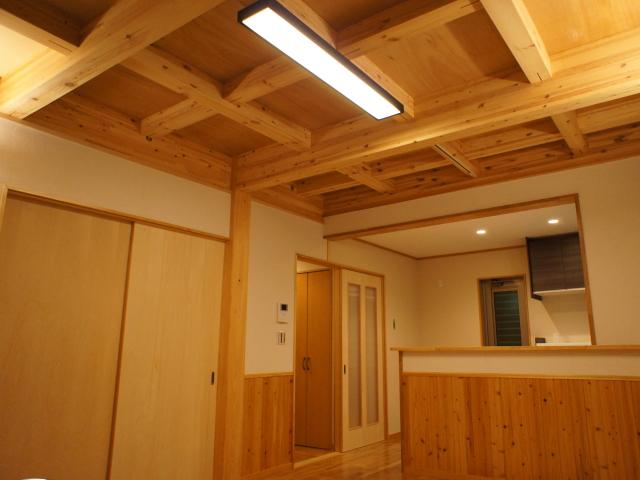 Construction ・ Construction method ・ specification. Living: Ceiling is Rubingu full of open feeling represents Beams. 