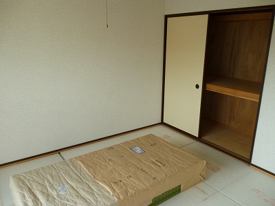 Other room space. Tatami is laid on arrival. 