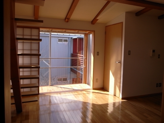 Living and room. The photograph is another loft with rooms. 