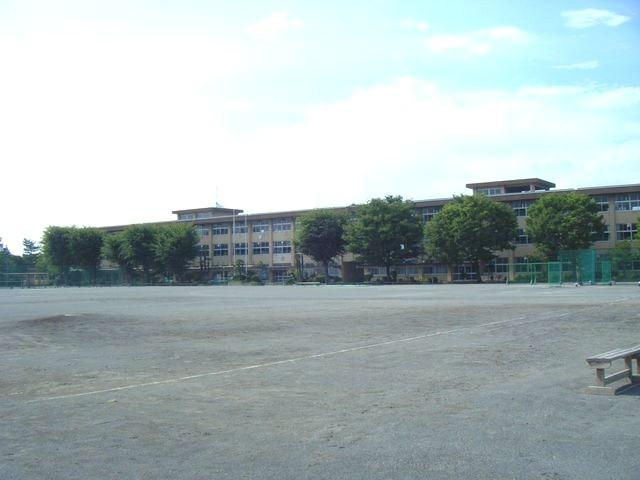 Junior high school. Until in Kominami 490m
