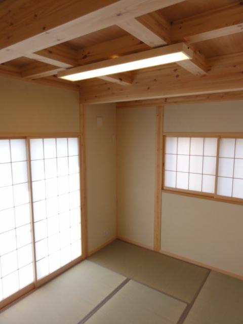 Other Equipment. 1 Building: useful floor plan can also be used as a drawing room in a separate Japanese-style room. 