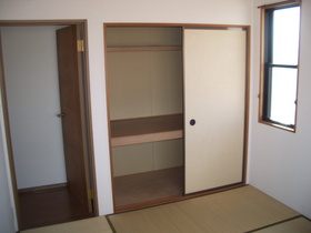 Living and room. North Japanese-style room 6 quires