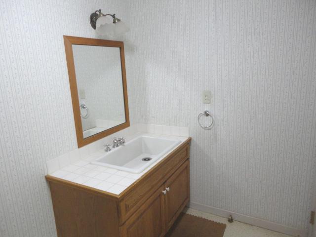 Wash basin, toilet. First floor washbasin