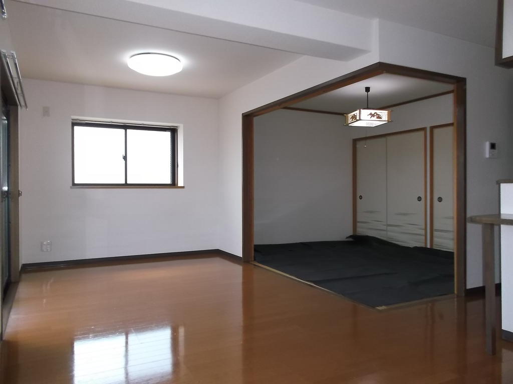 Other room space. Japanese-style room in LDK is, We adjacent. 