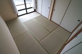 Living and room. Japanese-style room 6 quires