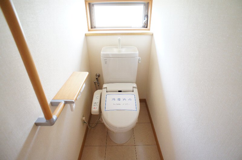 Toilet. Peace of mind in the handrail income Yokkorasho!