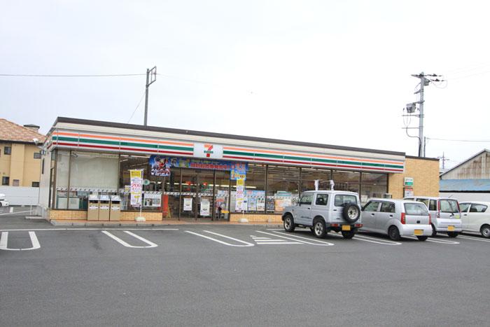 Convenience store. 700m to Seven-Eleven Takasaki Munadaka the town shop