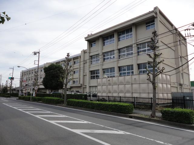 Junior high school. 2400m to Takasaki City Sano junior high school