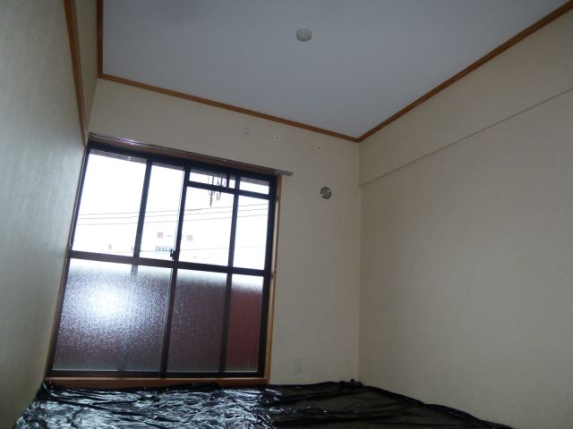 Living and room. It will be healed in a good smell of tatami. 