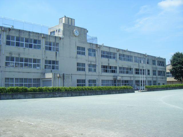Primary school. 550m to Takasaki City Minami Kaneko Elementary School