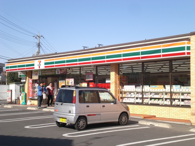 Convenience store. Seven-Eleven Takasaki Kamiodori the town store (convenience store) to 382m