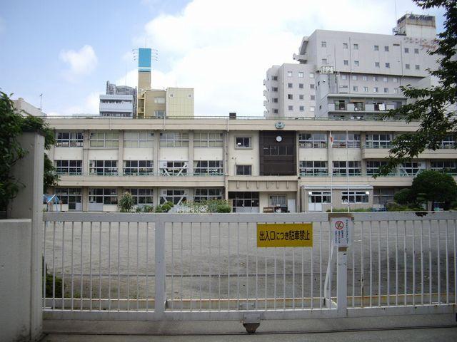 Primary school. 500m to Takasaki Minami Elementary School