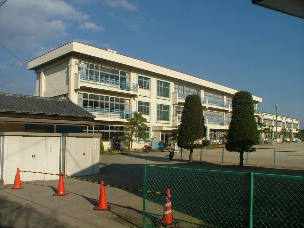 Primary school. 624m to Takasaki Municipal Satomi Elementary School