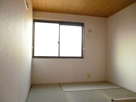 Living and room. You calm the Japanese-style room. 