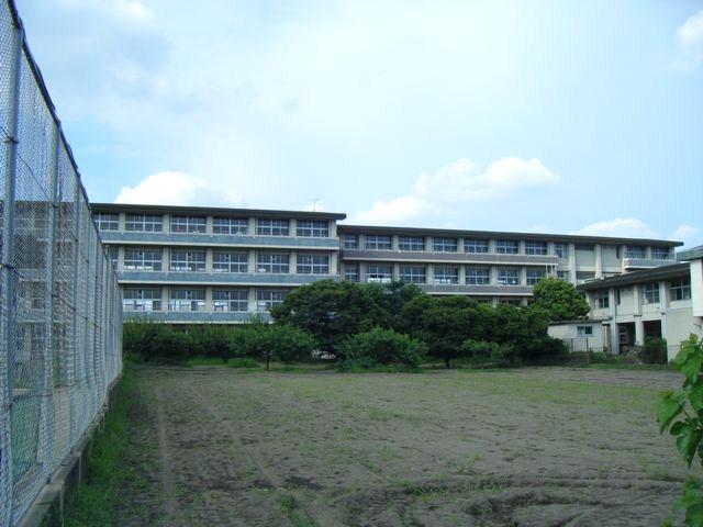 Junior high school. 750m to Takasaki Municipal Hachiman Junior High School