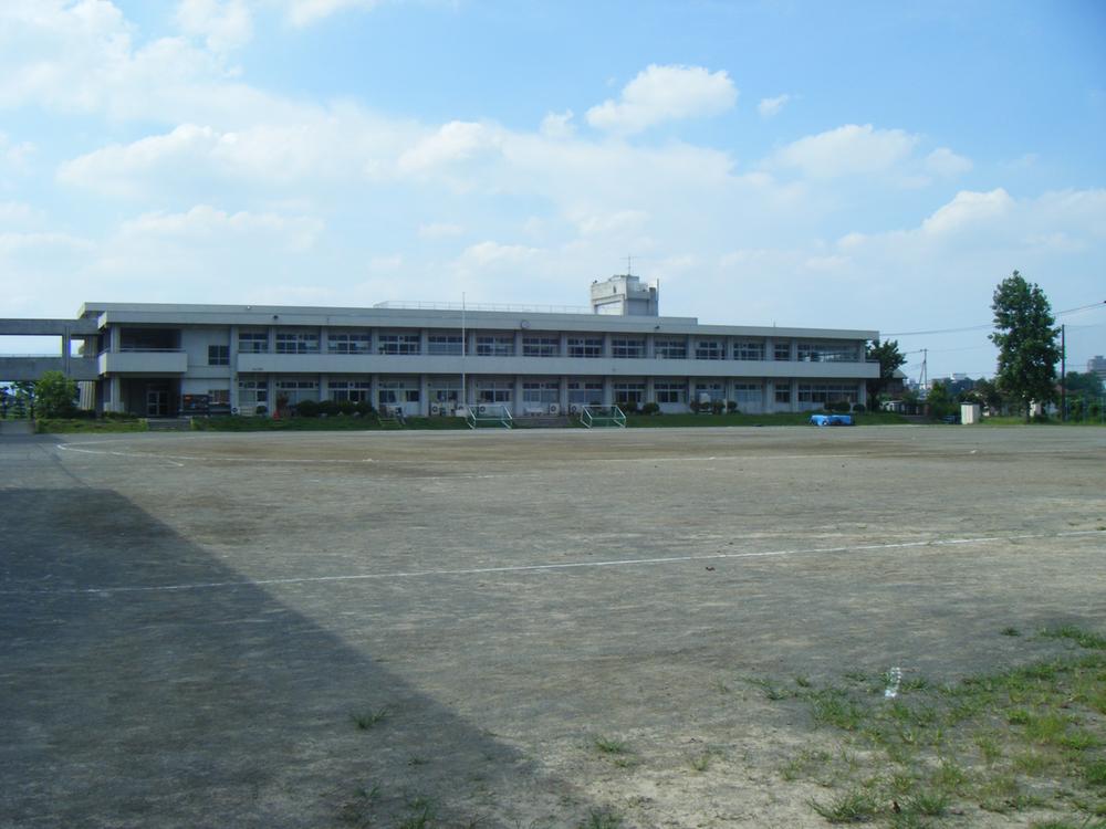 Junior high school. 2286m to Takasaki Municipal Terao Junior High School