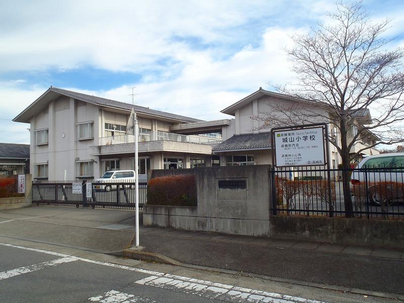Primary school. 198m to Takasaki Municipal Shiroyama Elementary School