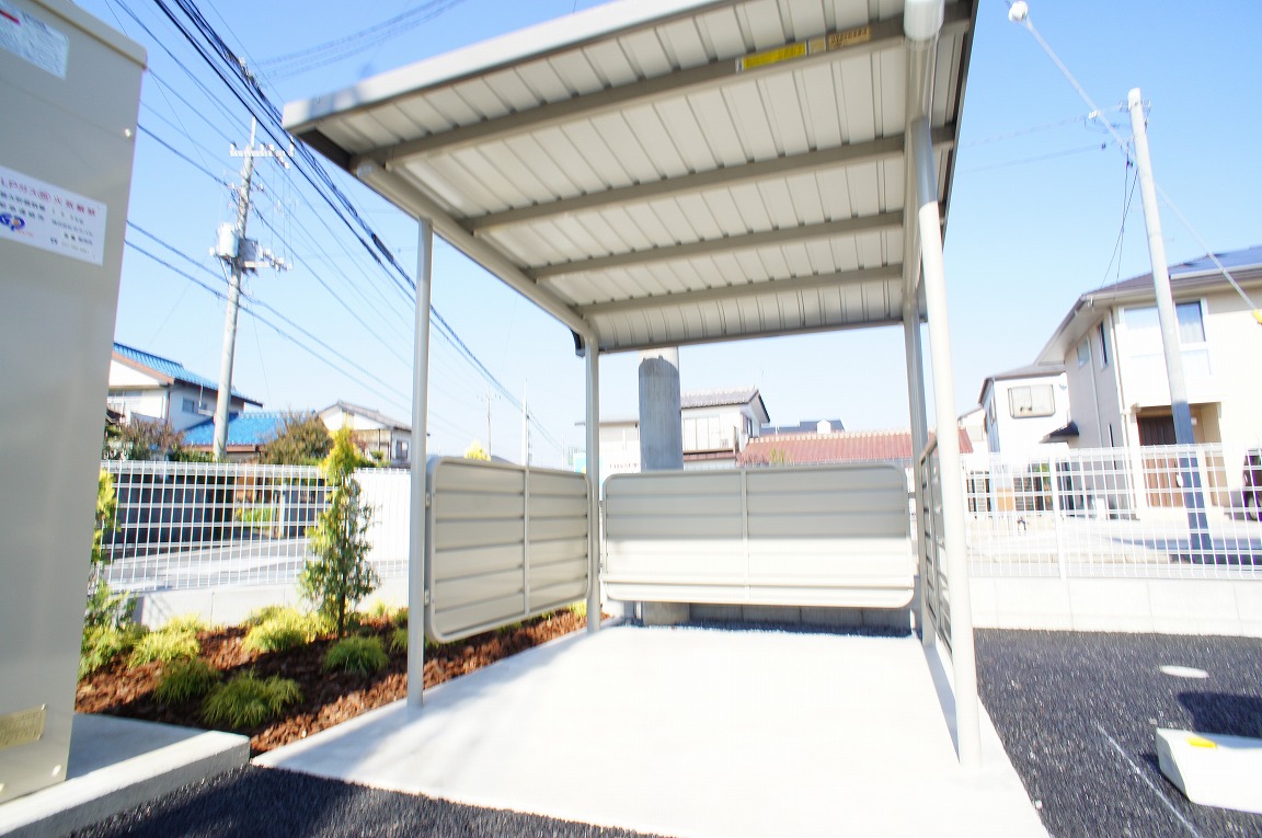 Other common areas. The bicycle is a place with a roof. 