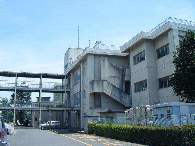 Primary school. Misato 740m to the east, small