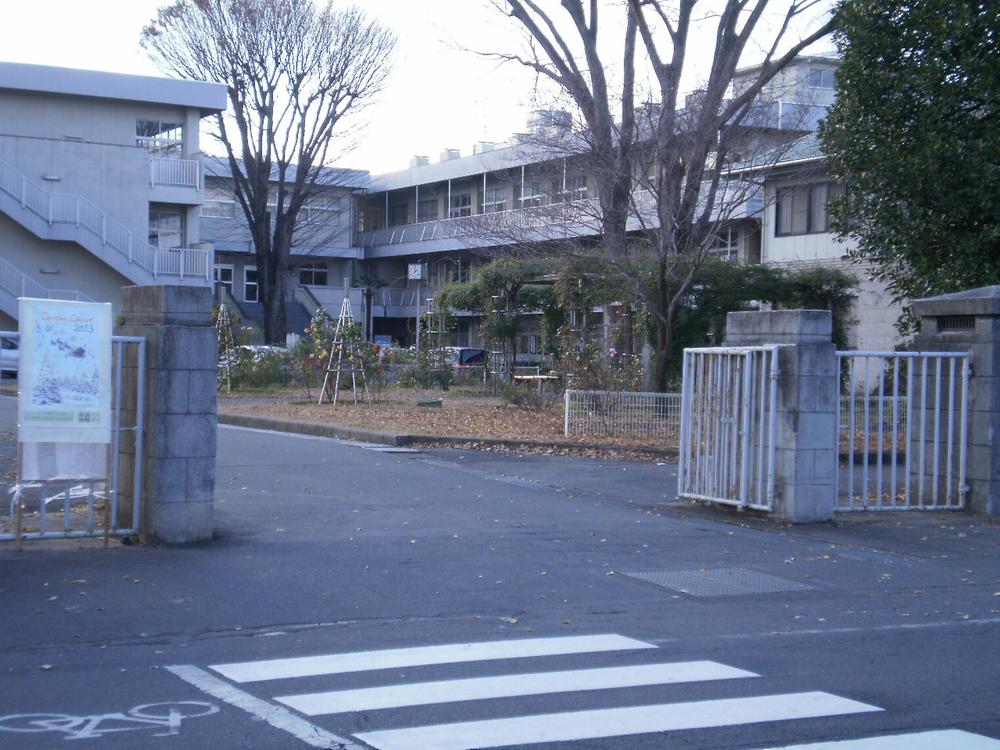 high school ・ College. 943m to Gunma Prefectural Takasaki High School