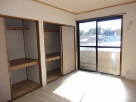 Living and room. Japanese-style room 6 Pledge & closet comes with. 