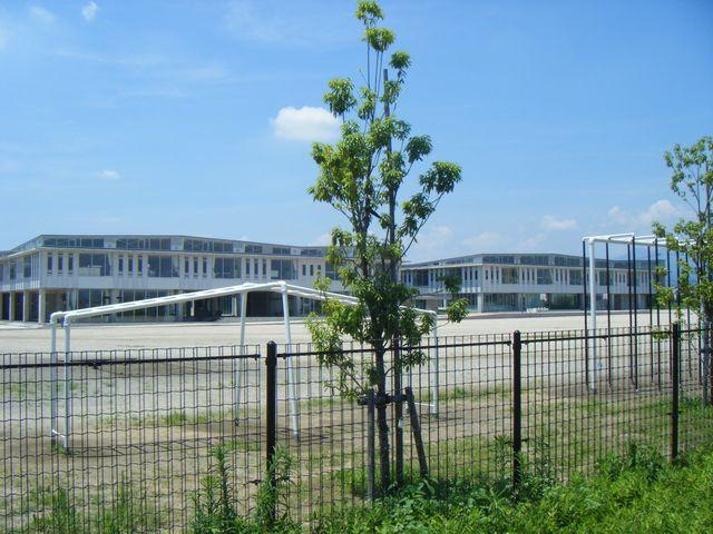 Primary school. Until Sakurayama Small 1096m