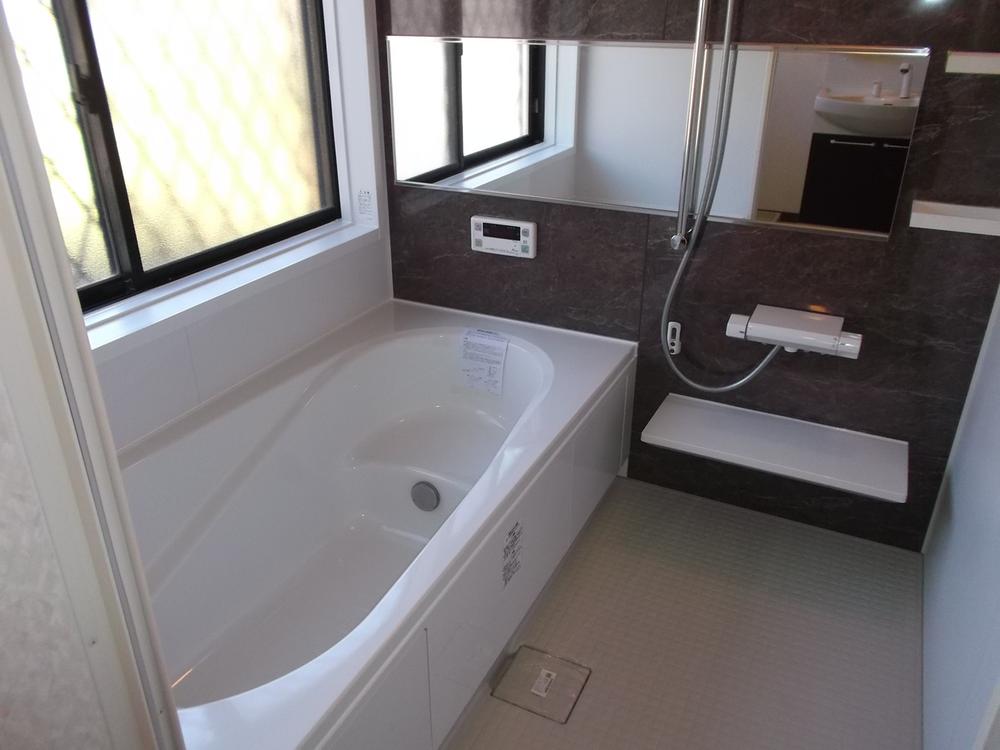 Bathroom. Indoor (10 May 2013) Shooting Unit bus of Rikushiru made a new 1 tsubo. Heal the fatigue of the day, This family of smile and relaxing space.