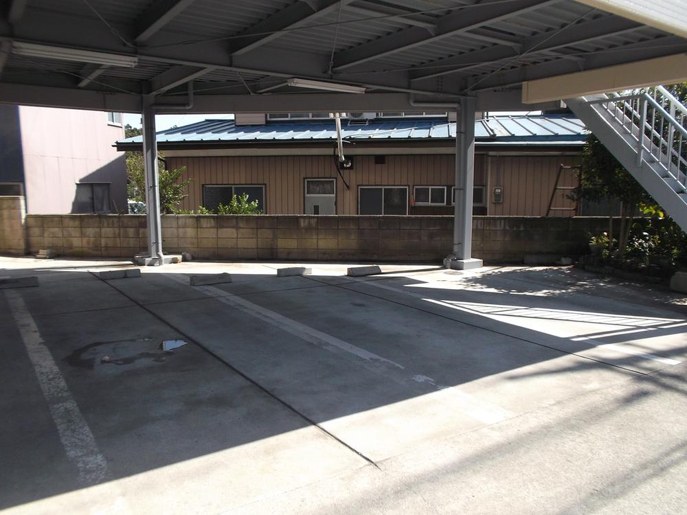 Parking lot. Local (10 May 2013) Shooting