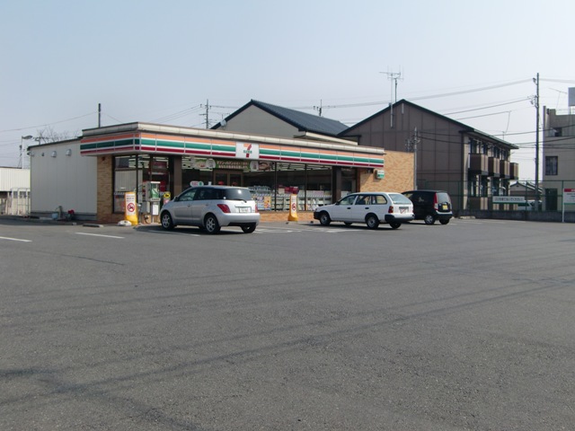 Convenience store. Seven-Eleven Takasaki Shimokobana the town store (convenience store) to 772m