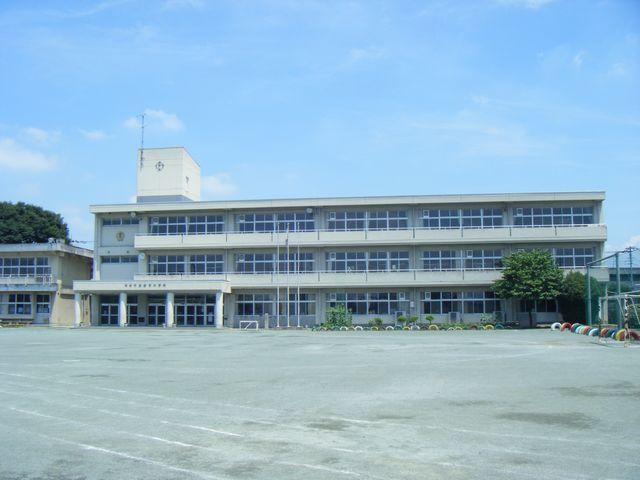 Primary school. Until Kaneko Small 980m