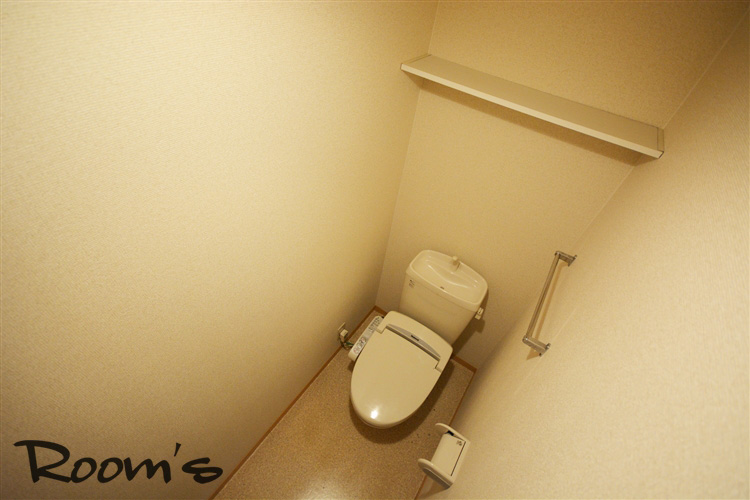 Toilet. Washlet toilet. Shelf Yes convenient to the top. 