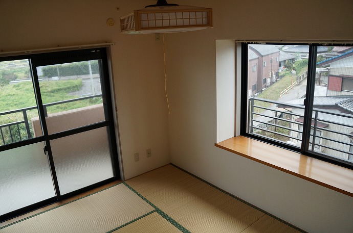 Living and room. Sunny Japanese-style 6 tatami