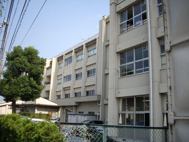 Junior high school. 460m to Takasaki City Sano junior high school