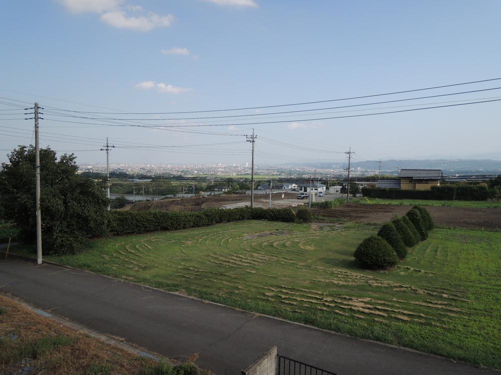 View photos from the dwelling unit. View from the site (August 2013) Shooting