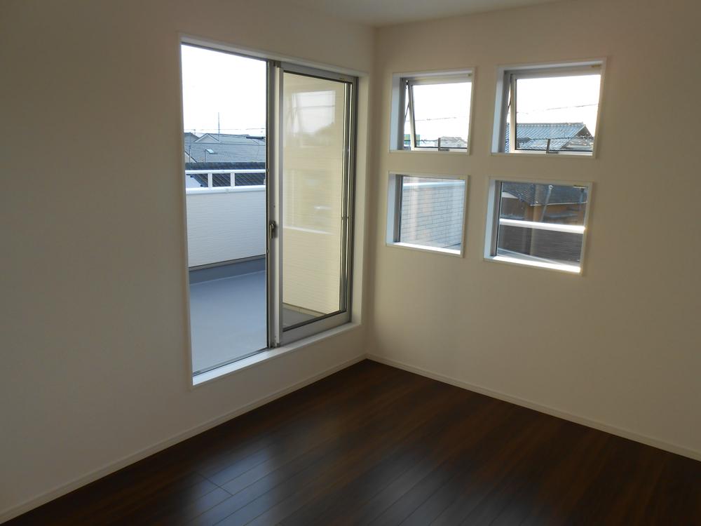Non-living room.  ☆ 1 Building 2F 6 Pledge (northwest) Also it leads to Sky balcony from this room. 