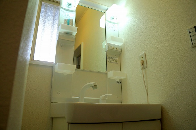 Washroom. Now shampoo dresser (^ _-)