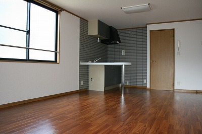 Living and room. Spacious counter kitchen