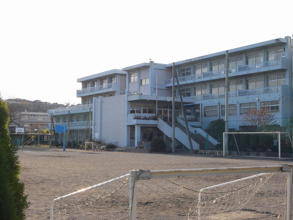 Junior high school. 1354m to Takasaki City Kataoka junior high school