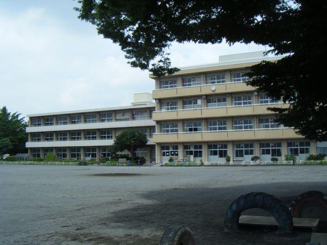 Primary school. Takasaki Municipal Nishi Elementary School up to 220m