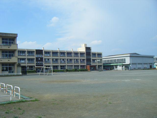 Primary school. Until Terao Small 100m