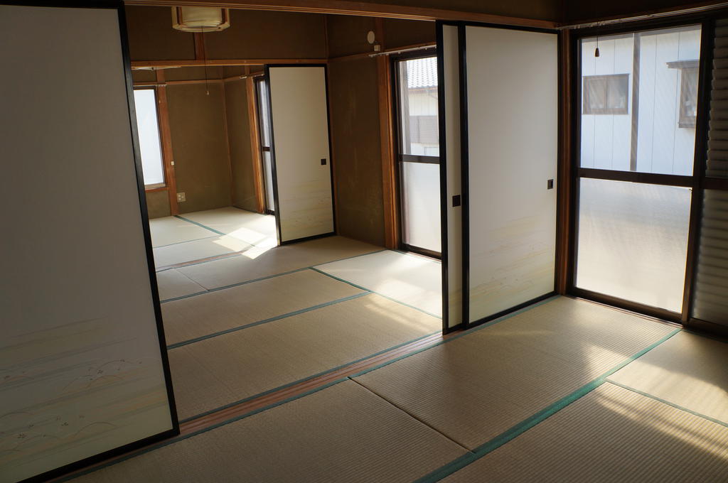 Living and room. Japanese-style room has followed 3 room