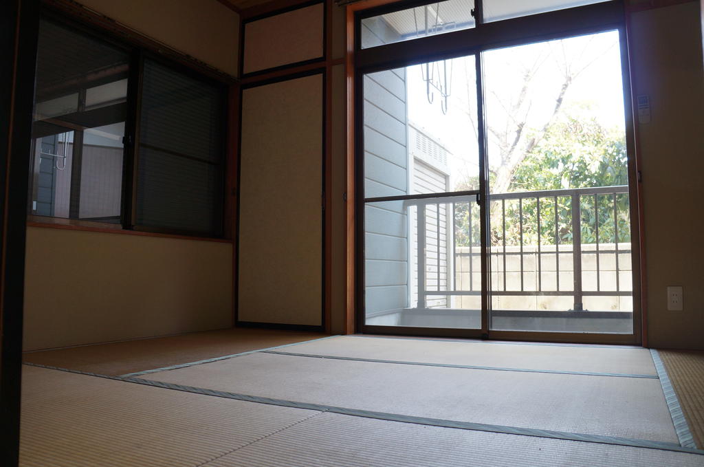 Living and room. Japanese-style room 6 tatami